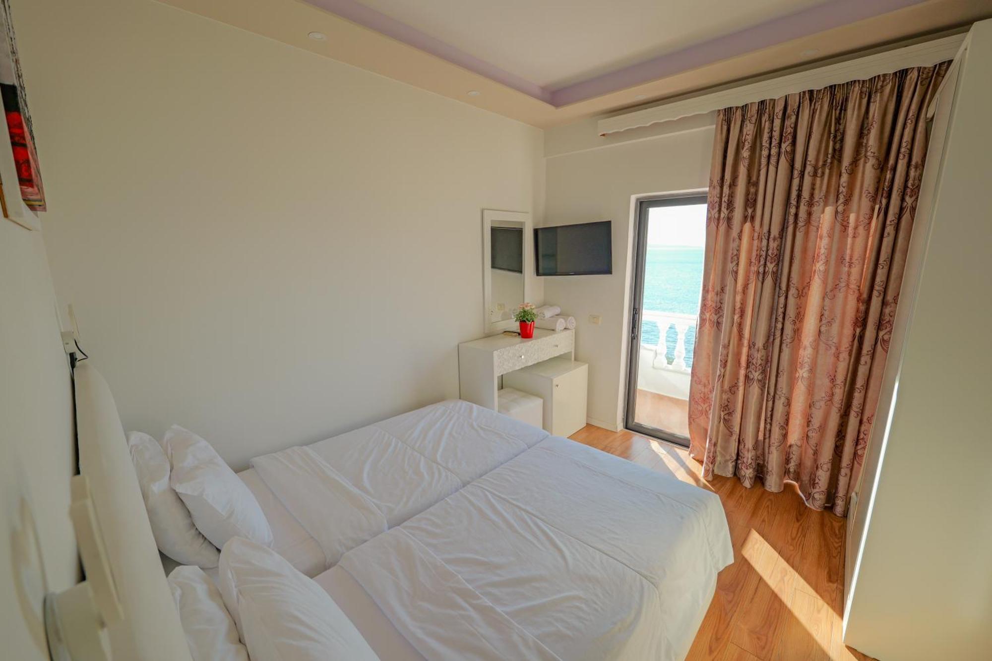 Hotel Iliria Саранде Екстериор снимка