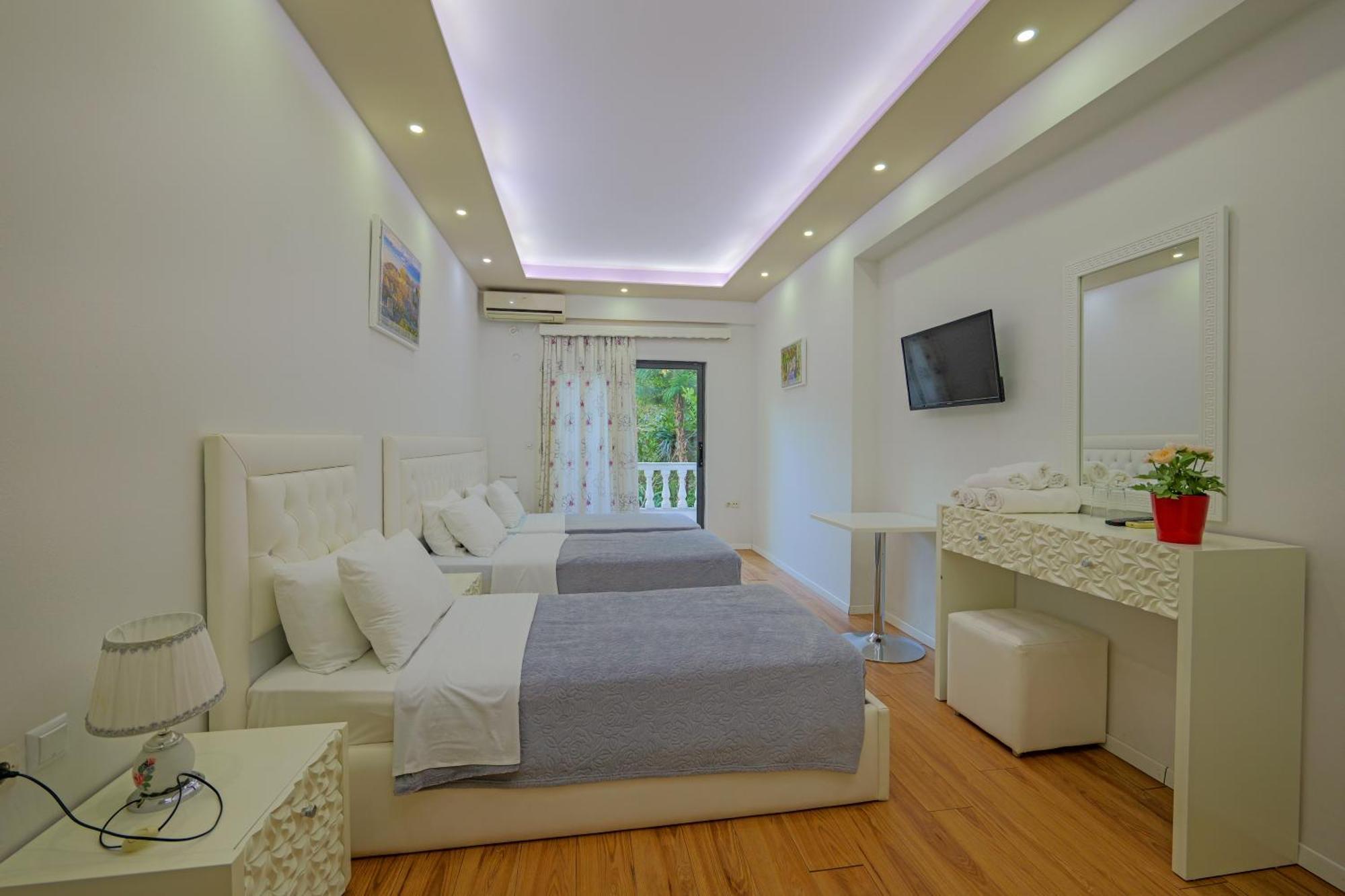 Hotel Iliria Саранде Екстериор снимка