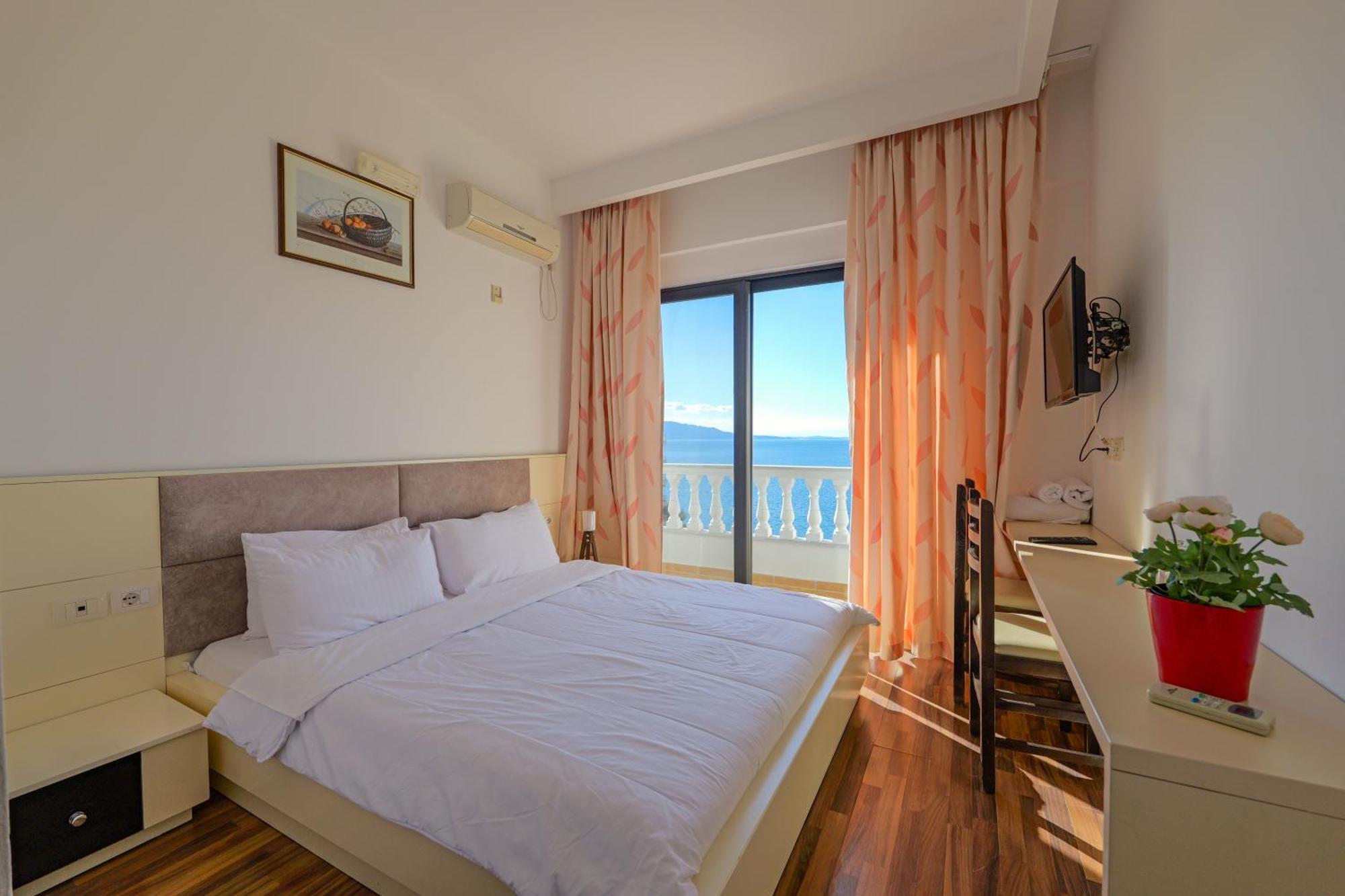 Hotel Iliria Саранде Екстериор снимка