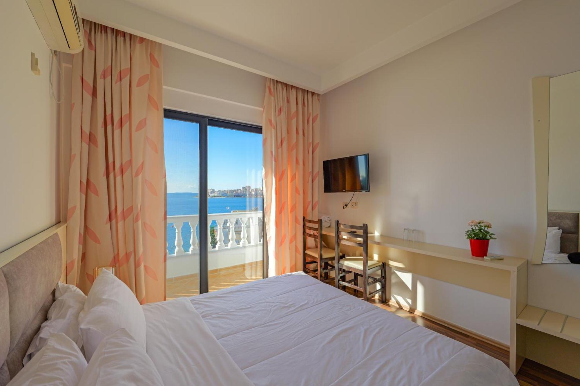 Hotel Iliria Саранде Екстериор снимка