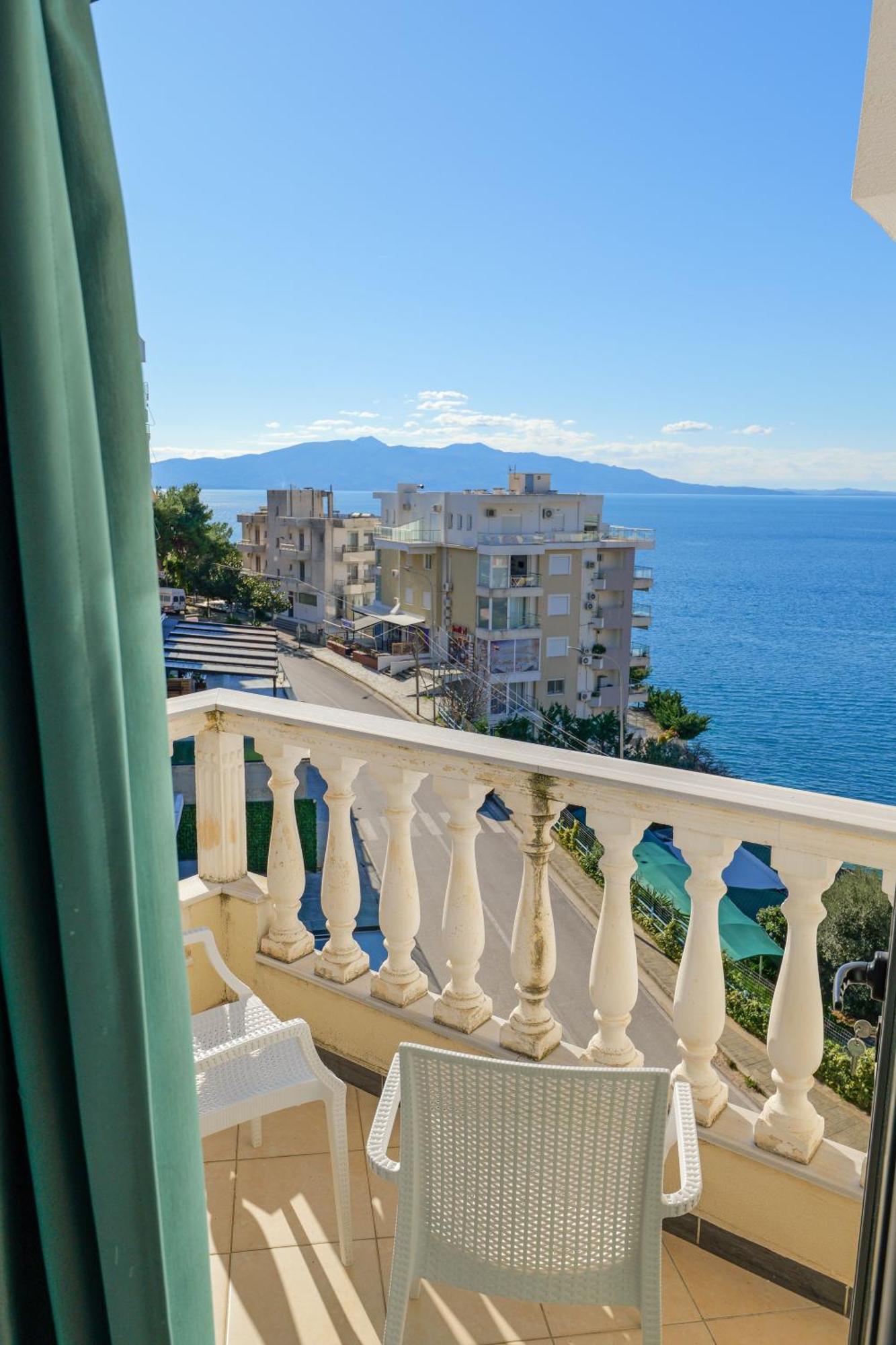 Hotel Iliria Саранде Екстериор снимка