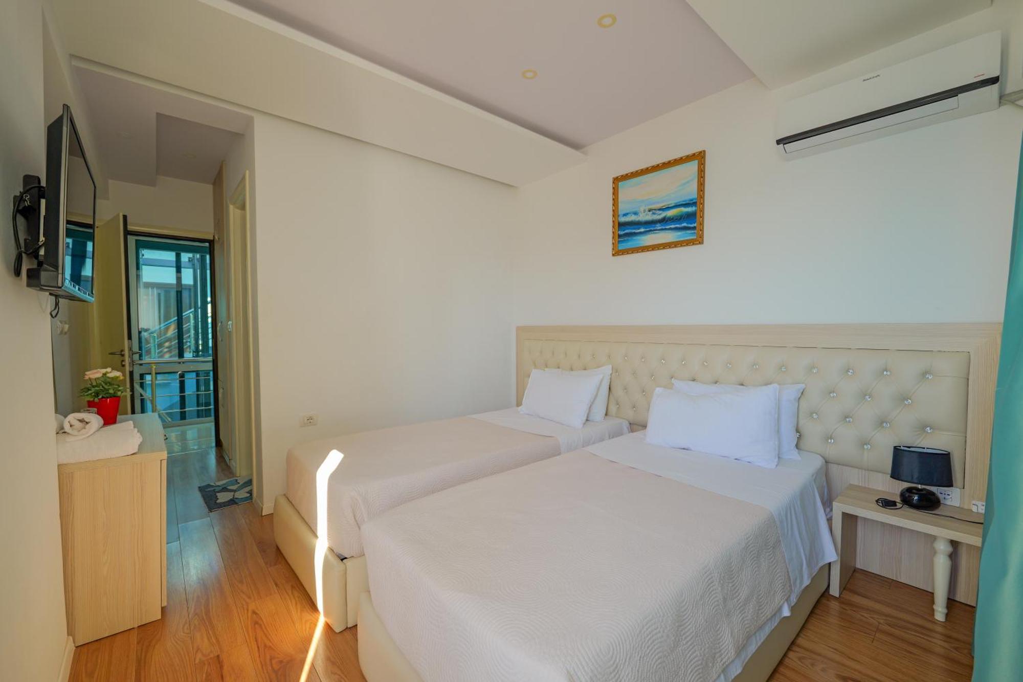 Hotel Iliria Саранде Екстериор снимка