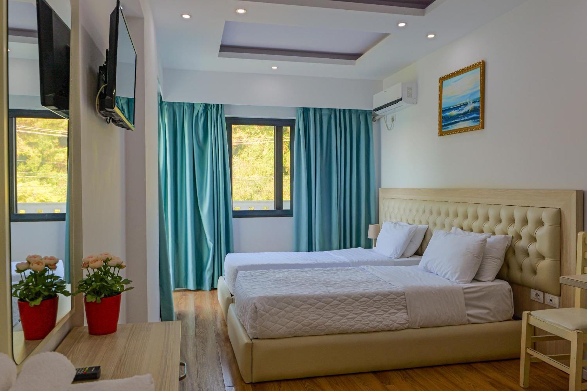 Hotel Iliria Саранде Екстериор снимка