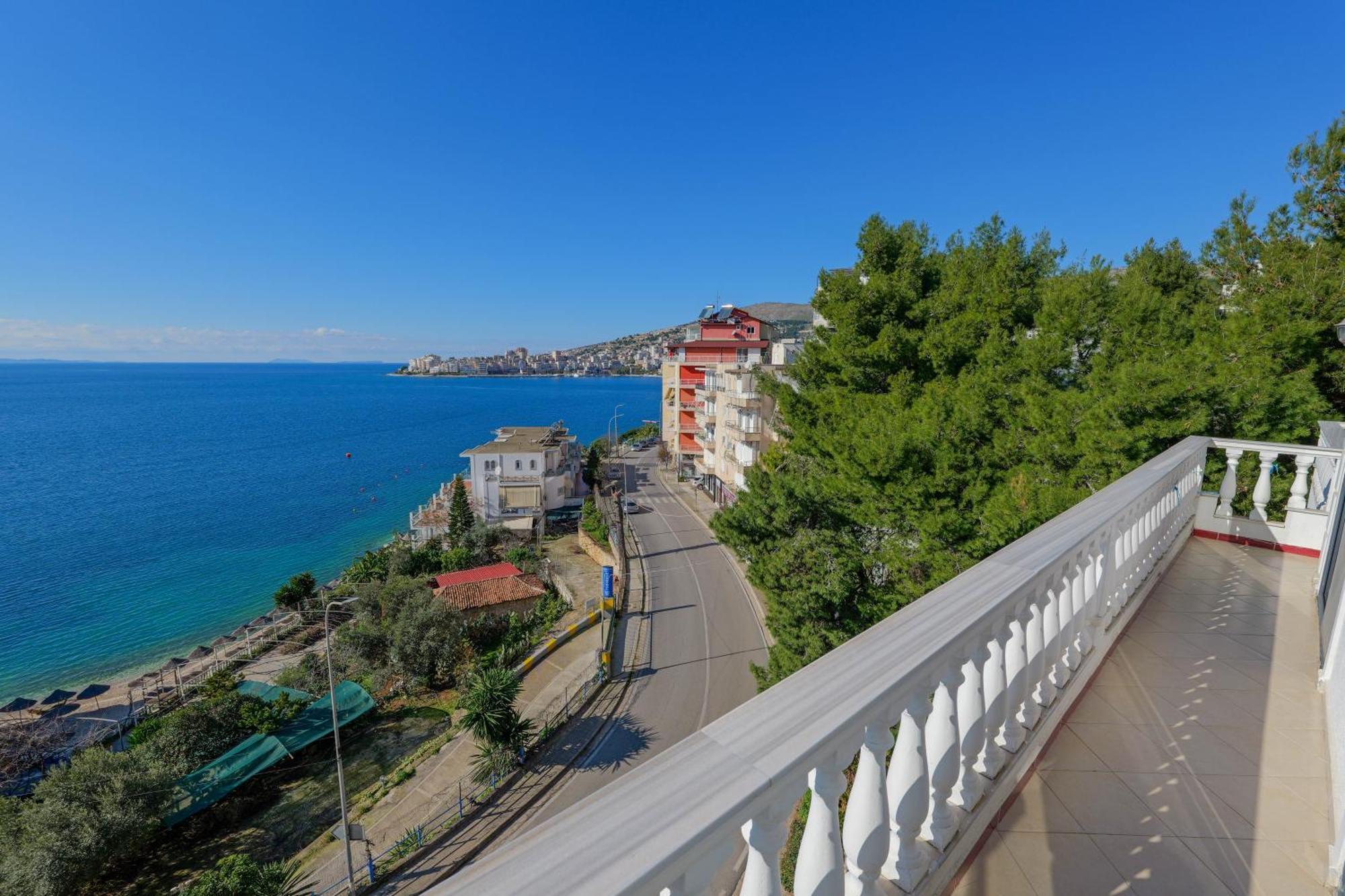 Hotel Iliria Саранде Екстериор снимка