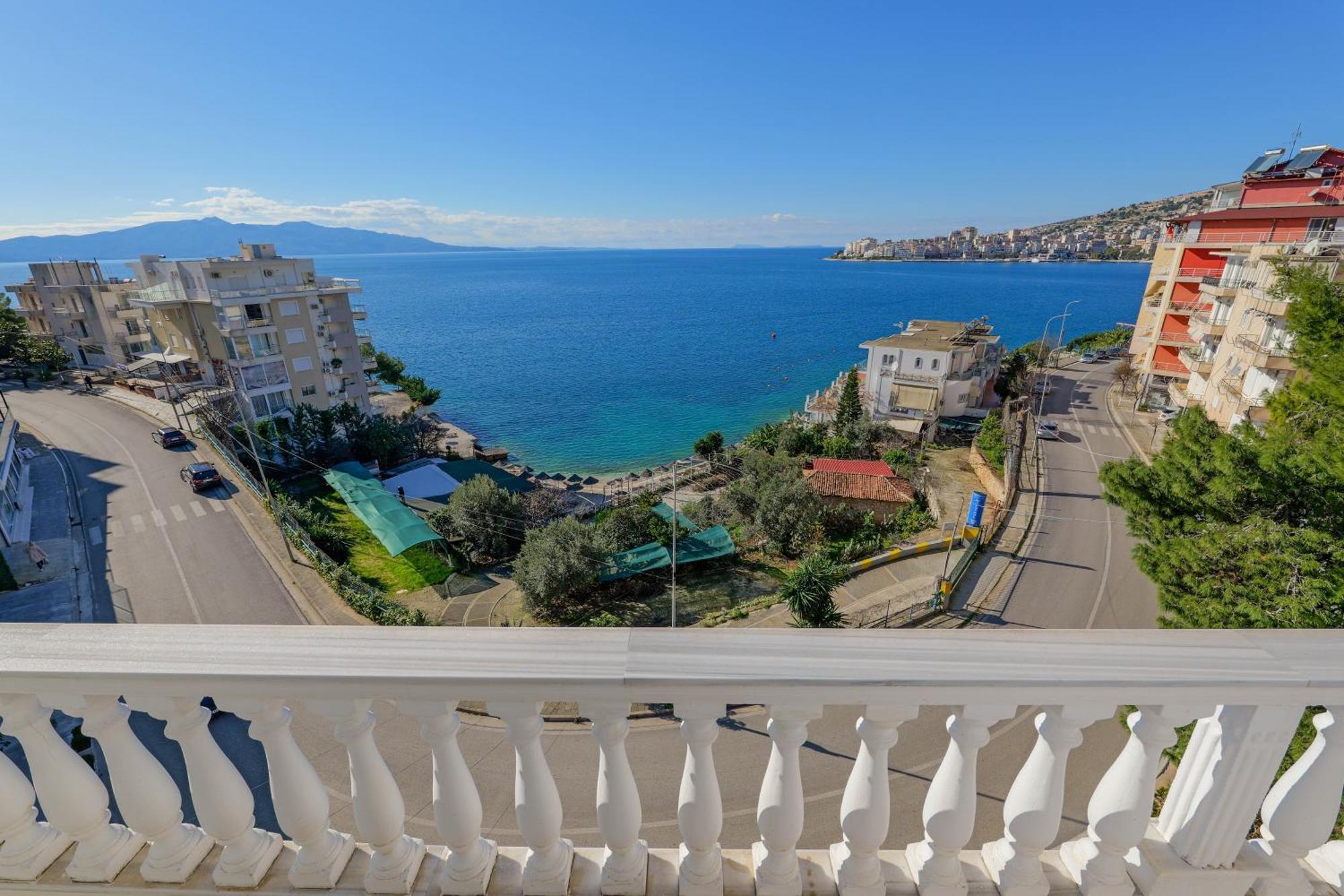 Hotel Iliria Саранде Екстериор снимка