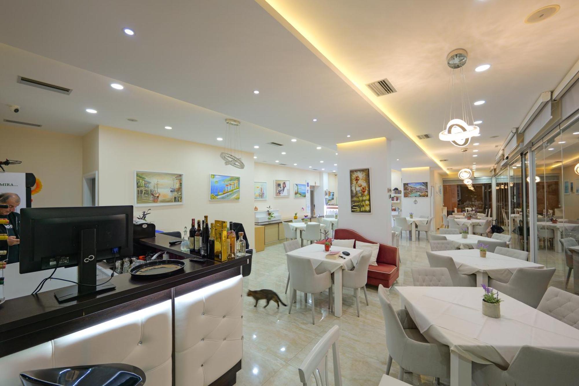 Hotel Iliria Саранде Екстериор снимка