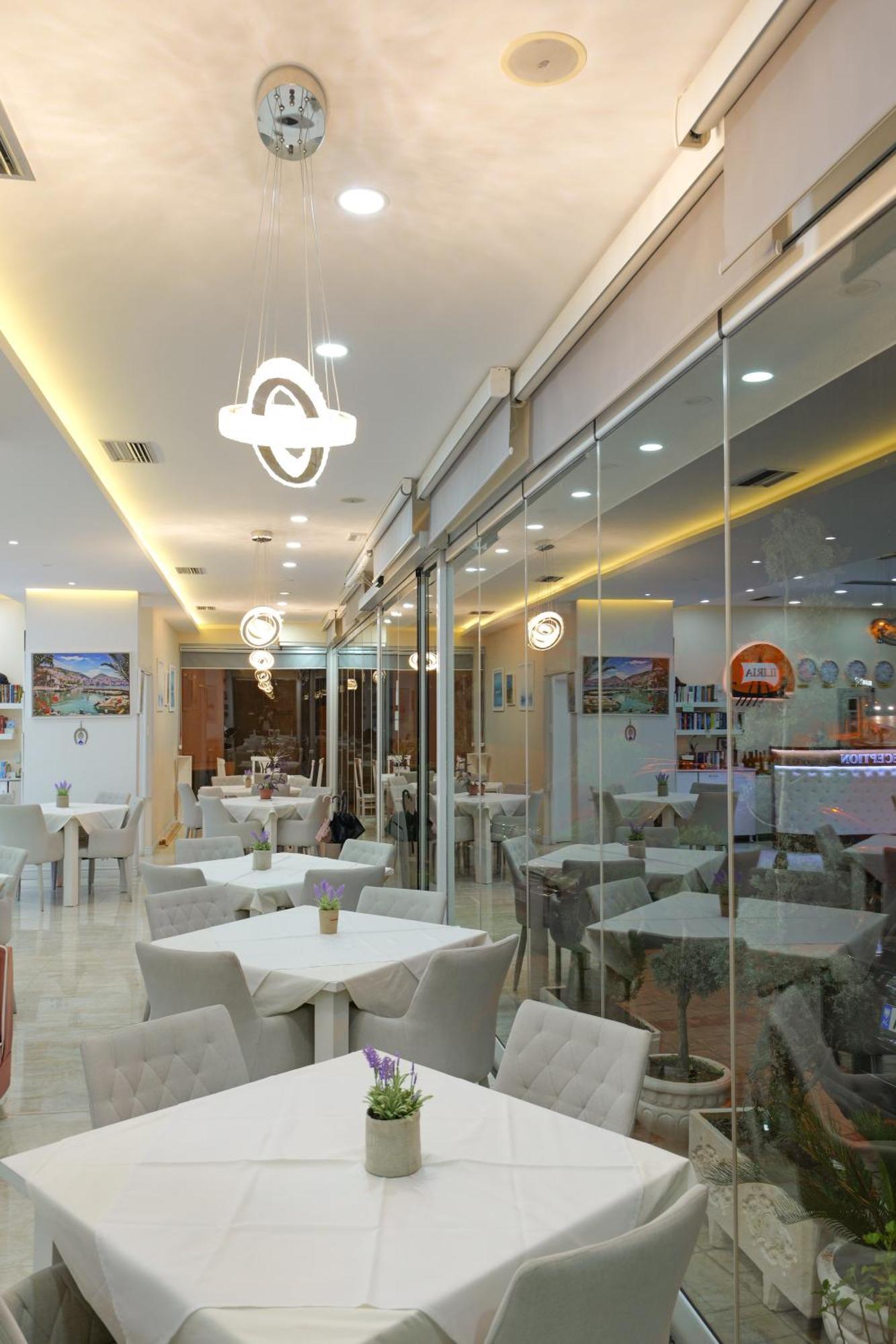 Hotel Iliria Саранде Екстериор снимка
